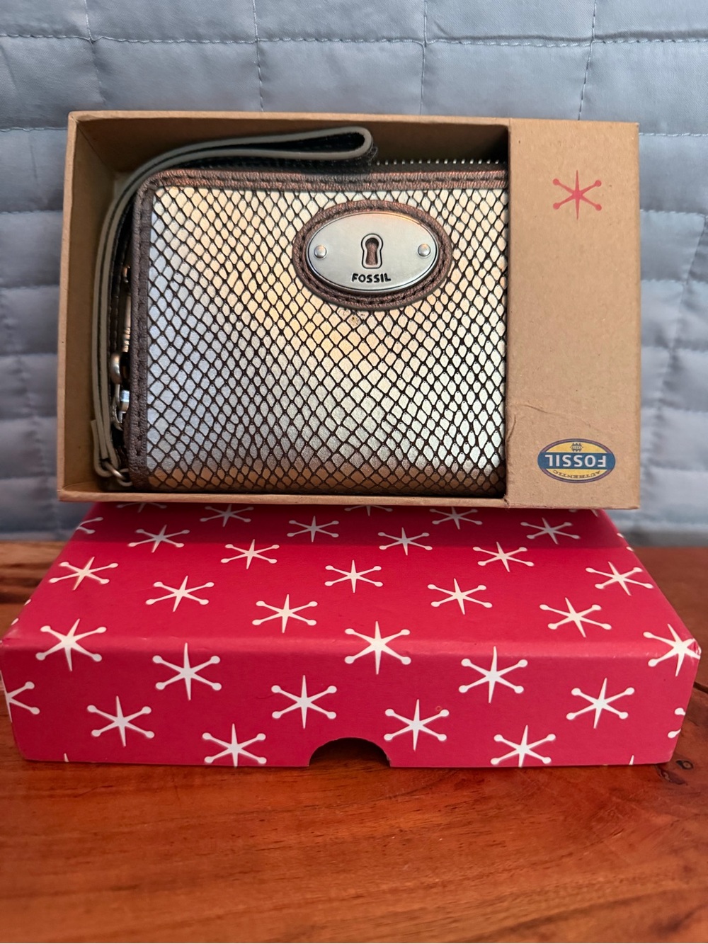 NWT Fossil Metallic Silver Quilted Wristlet Wallet with Wrist Strap